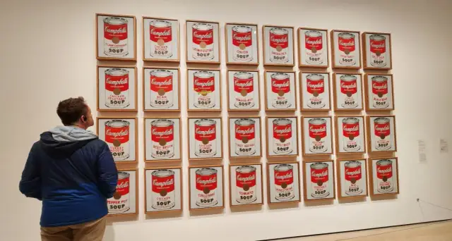 Andy Warhol puszka: Jak dzieło zupy Campbell zmieniło sztukę?
