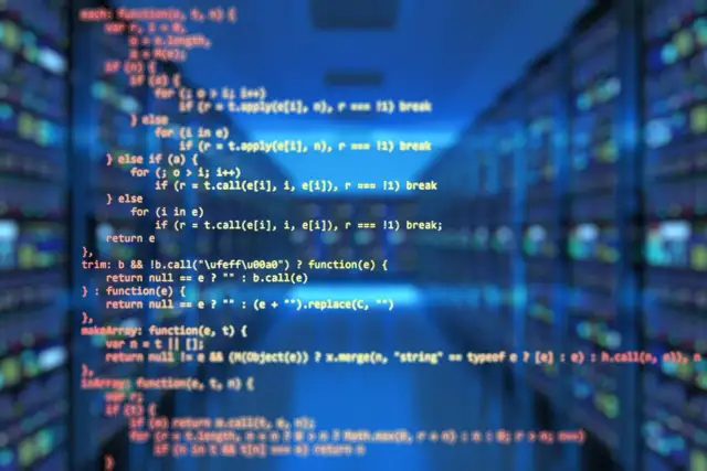 Jak skutecznie rozpocząć naukę informatyki w szkole średniej?