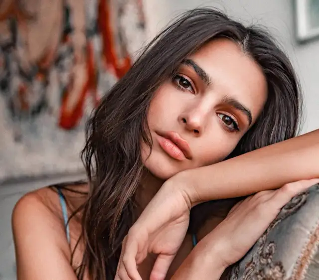 Kim jest Emily Ratajkowski? Fascynująca biografia modelki i aktorki