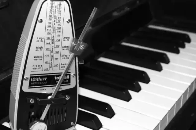 Andante w muzyce klasycznej: interpretacja, znaczenie i charakterystyka