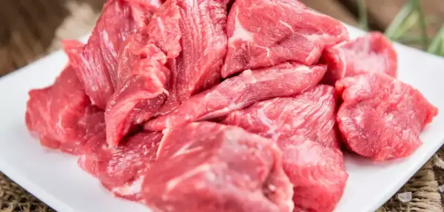 Ile kosztuje kilogram wołowiny? Zaskakujące różnice cenowe w sklepach