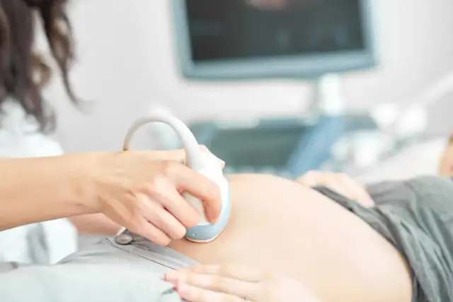 Ile powinno ważyć dziecko? Odkryj normy wagi w różnych wieku