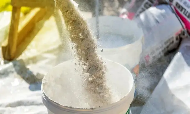 Jaki piasek na tynki? Wybierz najlepszy materiał do plasterków