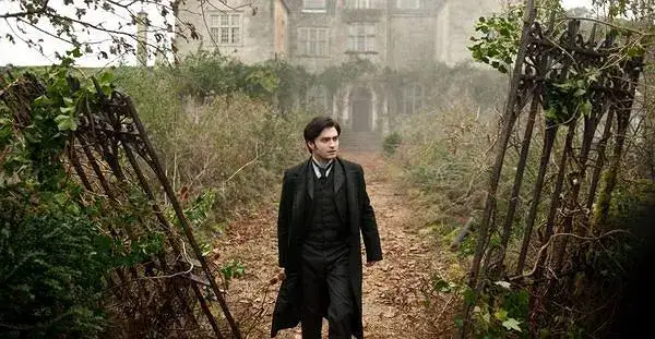 Przerażające horrory o nawiedzonym domu: lista najlepszych filmów