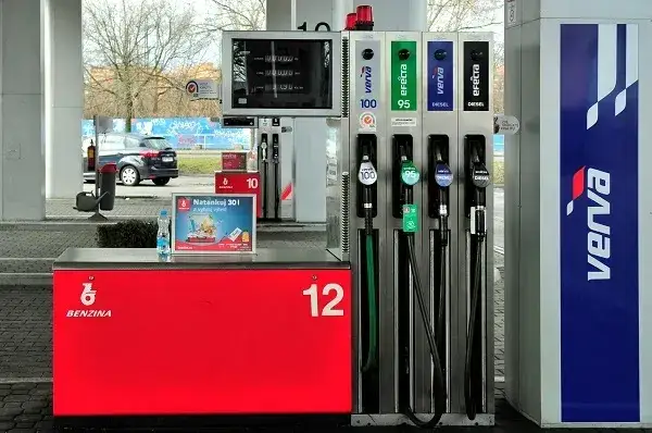 Verva 98 to benzyna czy diesel? Odkryj kluczowe różnice i wybór
