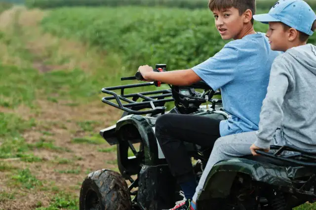 Jaki quad dla dziecka 8 lat? Bezpieczne modele i ważne cechy