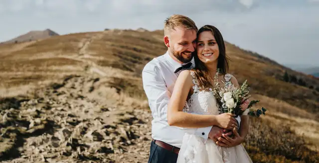 Fotograf czy kamerzysta na wesele - co wybrać, by nie żałować?