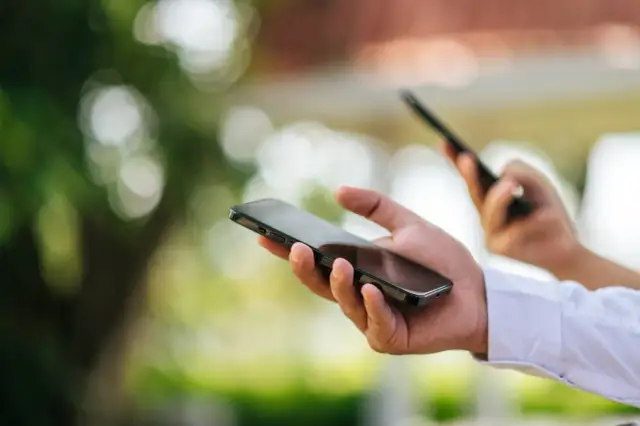 Przegląd aktualnych platform rozrywki online z bonusem 100 złotych