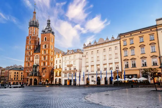 Idealna pierwsza wizyta w Krakowie: co naprawdę warto zobaczyć, a co można pominąć