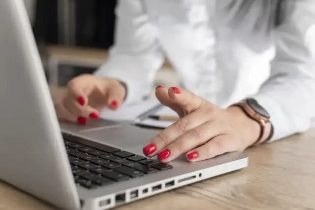 Platformy online i prawo: co użytkownicy w Polsce powinni wiedzieć