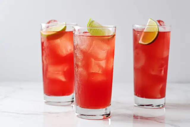 Madras drink - orzeźwiający przepis na klasyczny koktajl owocowy