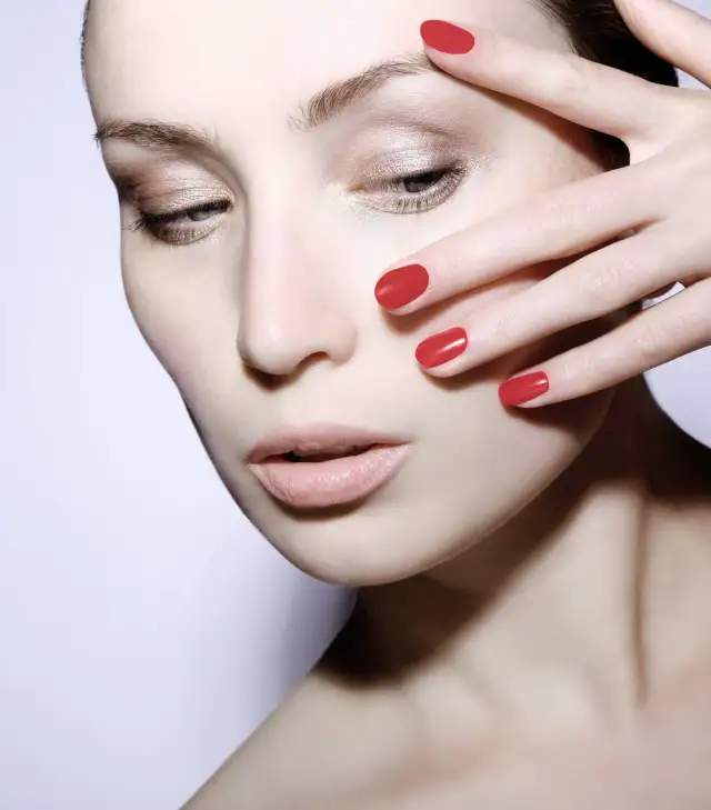 Lakiery Hybrydowe Eclair Nail – trwałość i estetyka w manicure