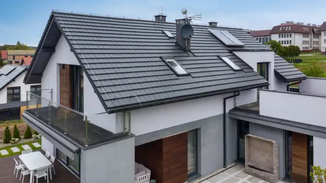 Dachówka Domino: Ceny i koszty pokrycia dachu ceramicznego