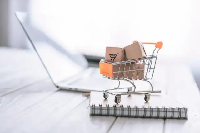 Skąd brać produkty do sklepu internetowego? Sprawdzone metody i źródła