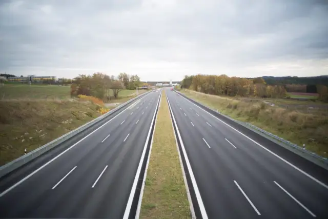 Gdzie kupić bilet na autostradę i uniknąć problemów podczas podróży