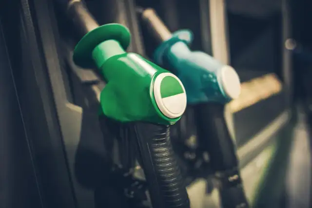 Diesel czy benzyna – co wybrać, by uniknąć wysokich kosztów i problemów?