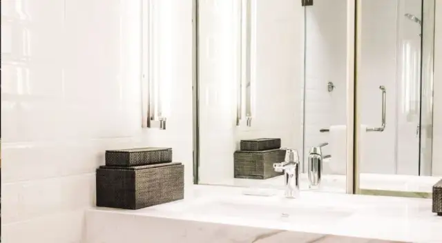 Ile kelwinów do łazienki? Odpowiednie światło dla każdej strefy