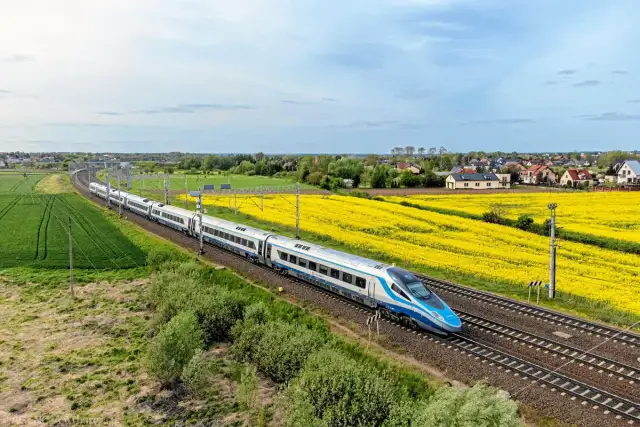 Szczecin Warszawa: Odległość, czas, koszty. Która trasa najlepsza?