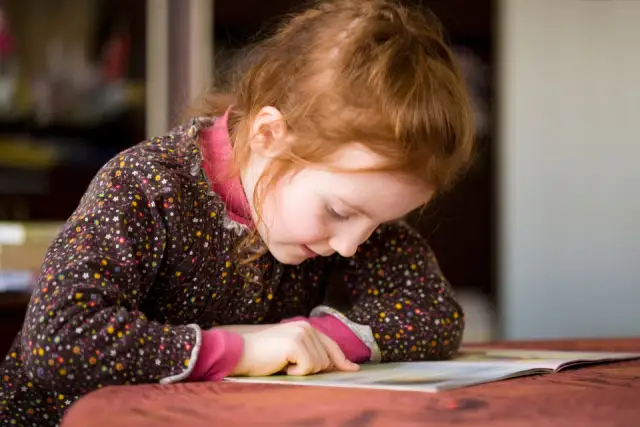 Czytające przedszkolaki: mit czy norma w rozwoju umiejętności czytania