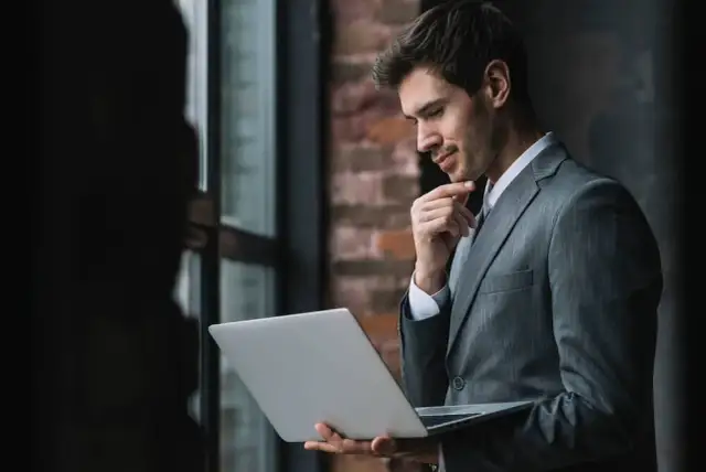 Jak poprawnie obliczyć odsetki od pożyczki od udziałowca i uniknąć problemów podatkowych