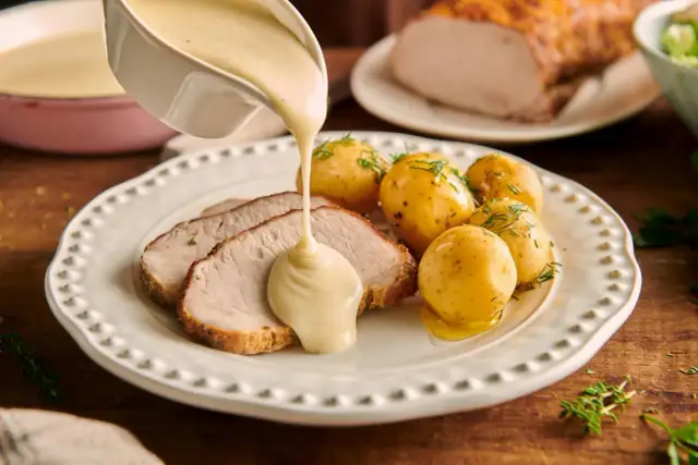 Sos do mięsa bez wpadki? Poznajemy 5 błędów, które psują smak