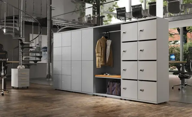 Szafka po angielsku: Cabinet, cupboard, locker? Rozwiej wątpliwości!