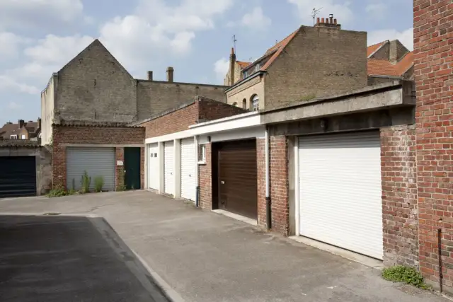 Ceny wynajmu garażu murowanego w Polsce: Jak nie przepłacić?