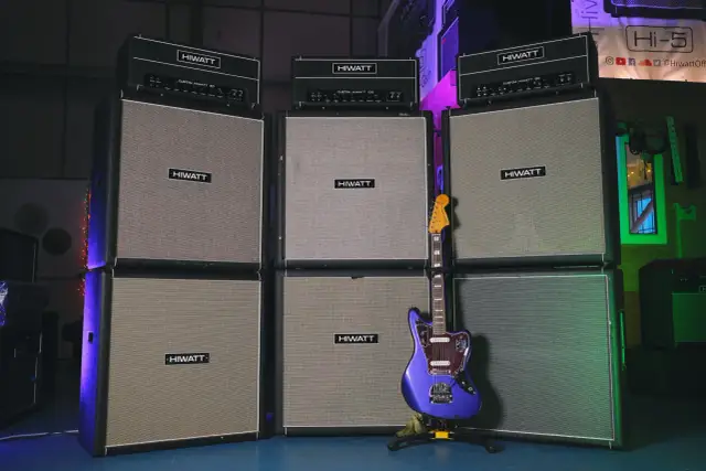 Wzmacniacz gitarowy: jak wybrać idealny? Przewodnik eksperta
