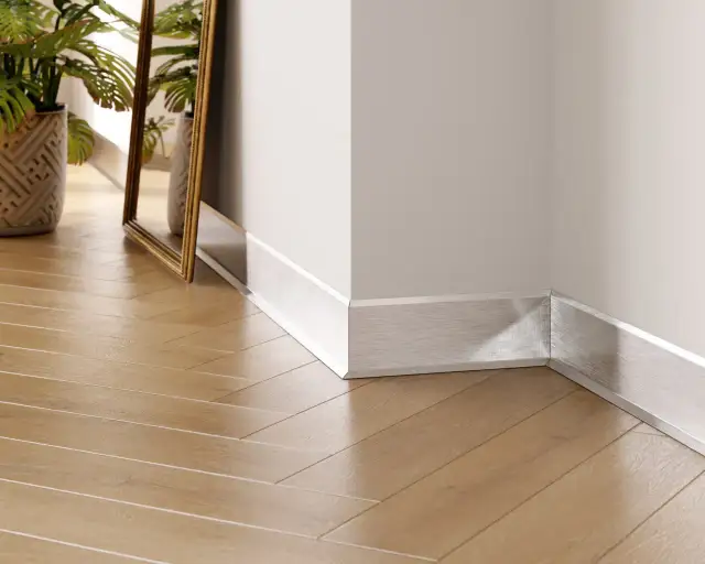 Cokół z płytek czy listwa wykończeniowa - porównanie rozwiązań 2025