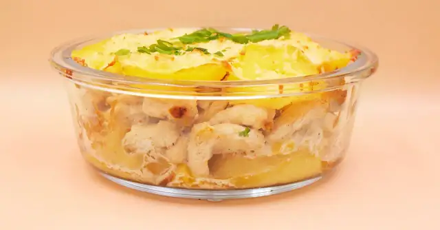 Zapiekanka ziemniaczana z kurczakiem: przepis i triki mistrza!