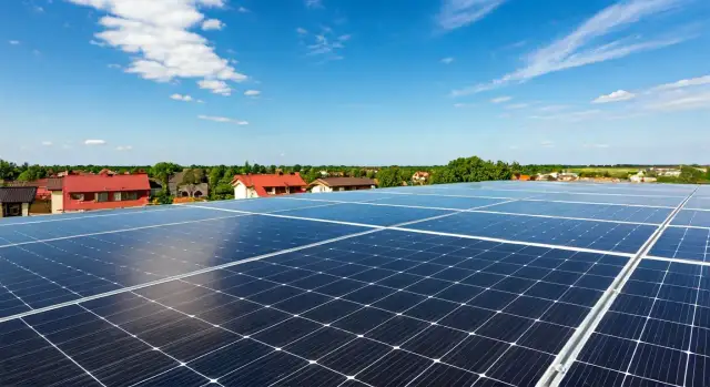 Po ile Tauron kupuje prąd z fotowoltaiki? Sprawdź stawki i zasady