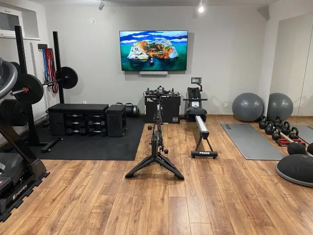 Siłownia w piwnicy: Kompletny przewodnik po adaptacji i sprzęcie