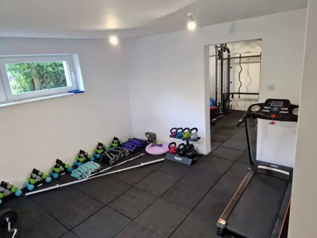 Siłownie Nowa Dęba: Przewodnik po klubach fitness i treningach