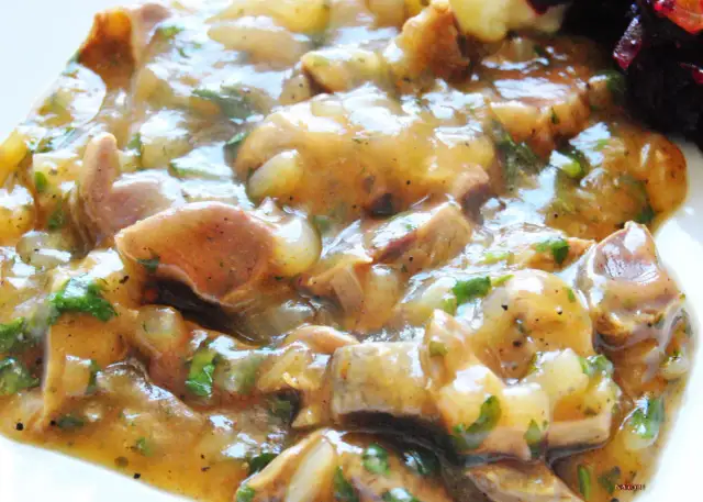 Jak zrobić sos z żołądków drobiowych - prosty przepis na smaczny sos