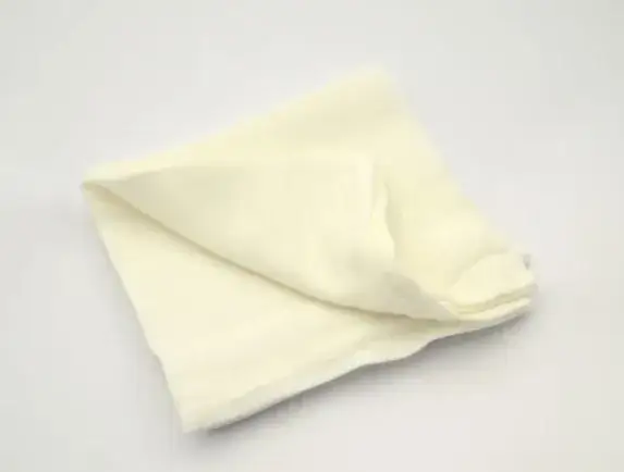 Pieluchy tetrowe czy muślinowe - co wybrać dla wrażliwej skóry?