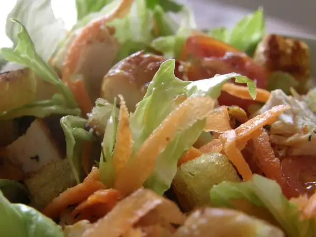 Sałatka jak z McDonald's - zdrowa alternatywa, którą pokochasz