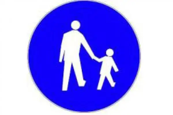 Przepisy dla pieszych w strefie ruchu: zasady bezpieczeństwa, przepisy