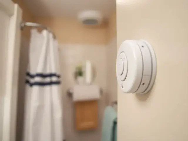 Montaż czujnika czadu w łazience: Gdzie i jak zamontować?