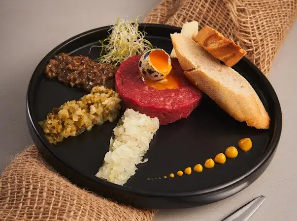 Gdzie zjeść w Nowym Targu? Odkryj najlepsze miejsca na posiłek