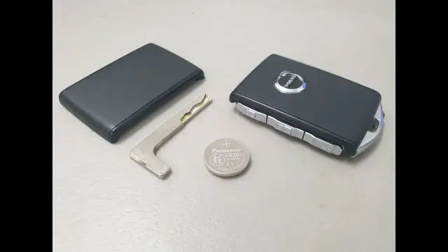 Wymiana baterii w kluczyku Volvo V40 - proste kroki, które musisz znać