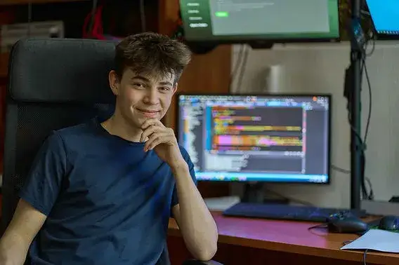 Czy warto uczyć się programowania? Odkryj korzyści i możliwości