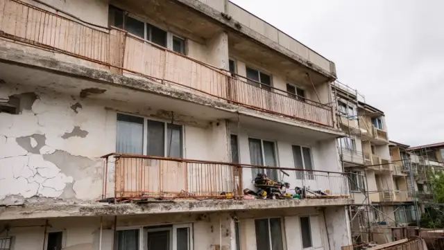 Balkon w spółdzielni: Kto płaci za remont? Uniknij sporów!