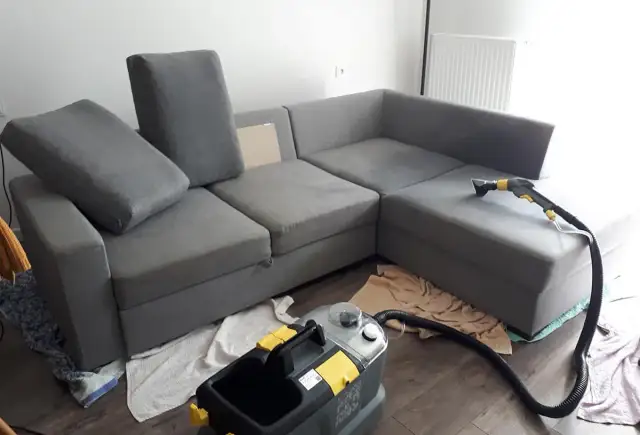 Ile kosztuje pranie kanapy? Poznaj ceny 2026 i uniknij ukrytych kosztów