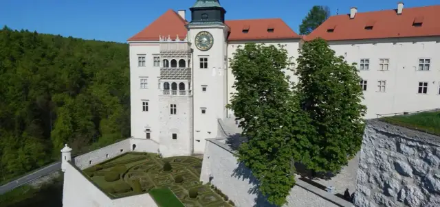 Skała atrakcje: odkryj najpiękniejsze miejsca w Pieskowej Skale