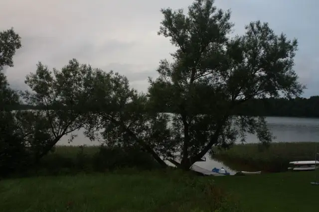 Jezioro Dobskie: odkryj piękno natury i tajemnice rezerwatu