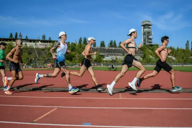 Ile metrów ma bieżnia stadionu? Odkryj standardowe wymiary toru