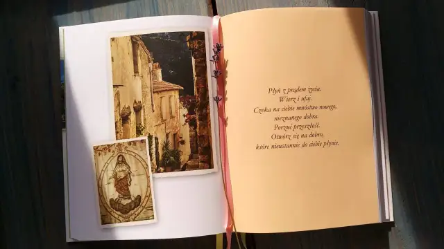 Najpiękniejsza modlitwa poranna: inspiracje i rytuały na każdy dzień