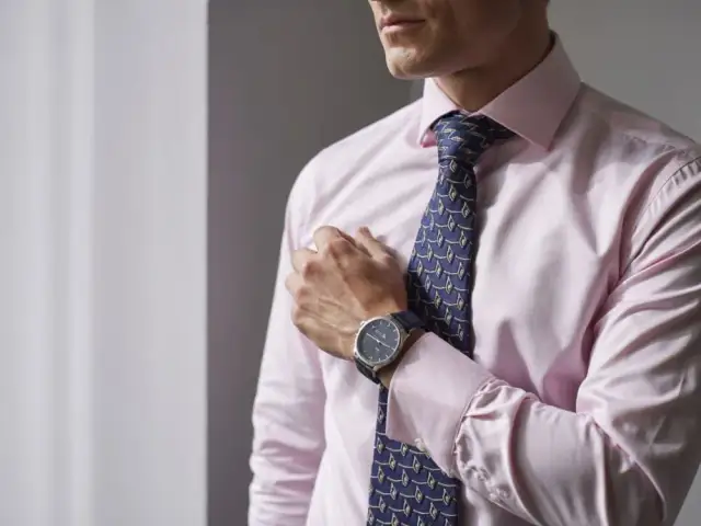 Jaki krawat do różowej koszuli? Oto kolory, które musisz znać