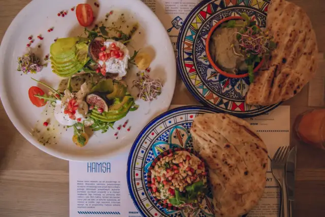 Najlepsze obiady w Krakowie: Smaki, ceny i miejsca [Przewodnik]