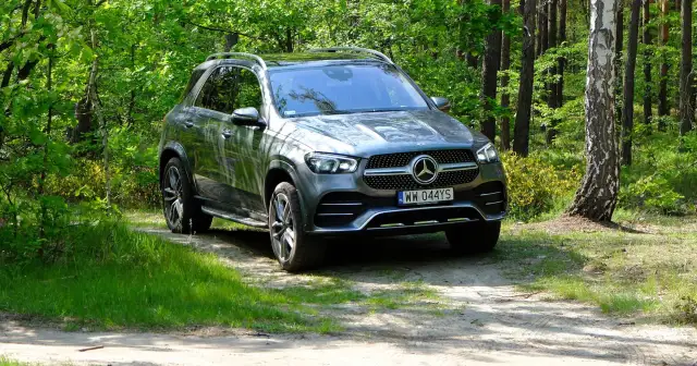 Mercedes GLE 300 d: Czy 4 cylindry wystarczą? Pełna analiza.